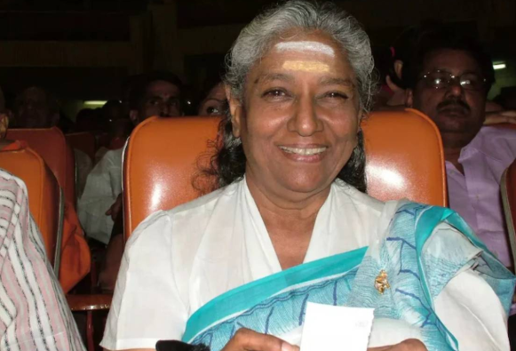 கோடிக்கணக்கில் சொத்து இருந்தும் வாடகை வீட்டில் வாழ்ந்த எஸ். ஜானகி! இதற்கு பின்னால் இருந்த உண்மை என்ன?